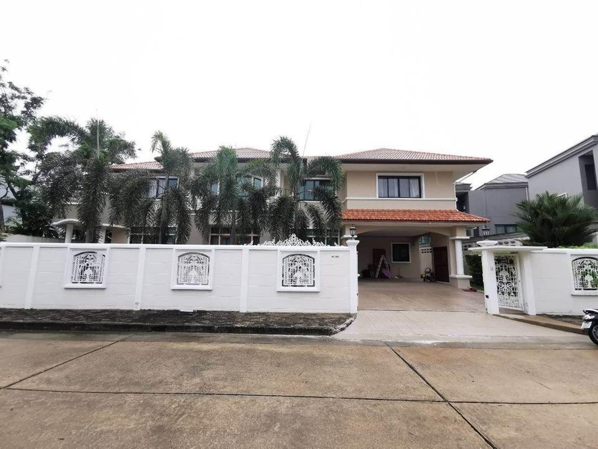 4 Bedroom House - Image 1