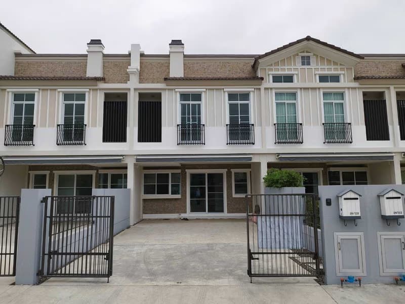 3 Bed Townhouse for Rent in Prawet