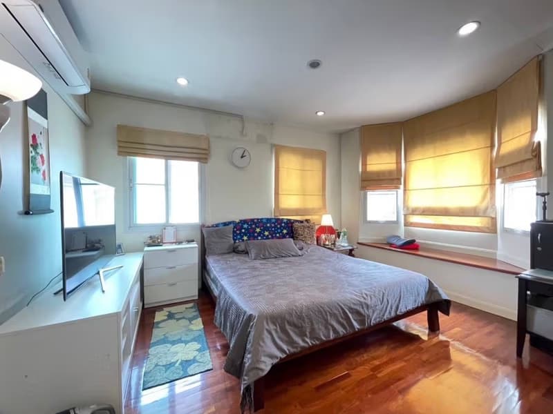 4 Bed House for Sale in Prawet