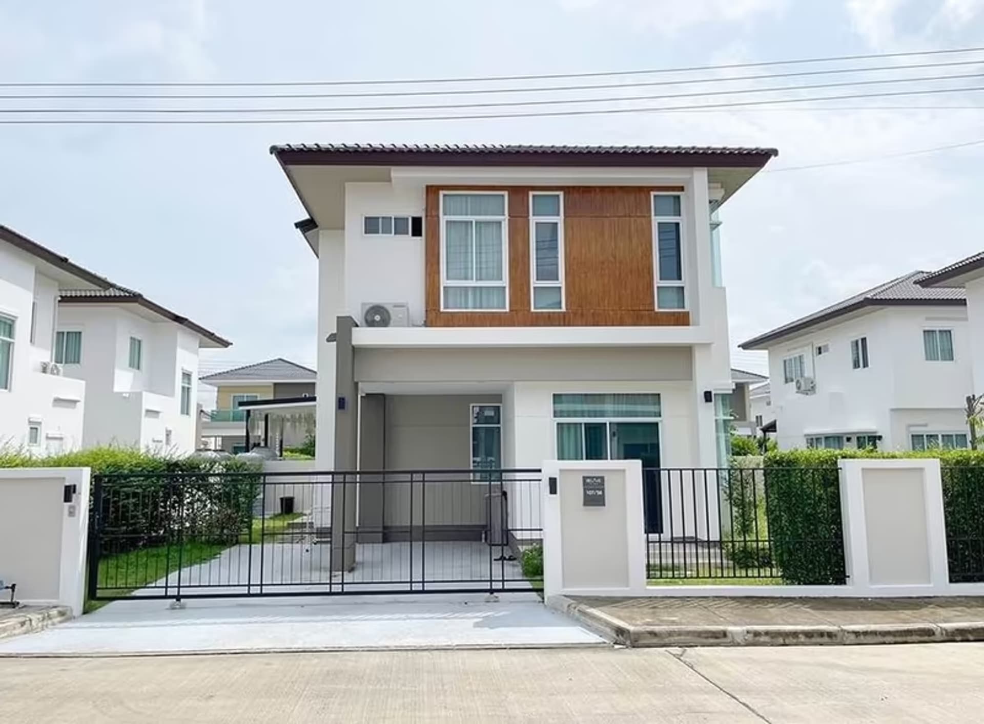 3 Bedroom House - Image 15