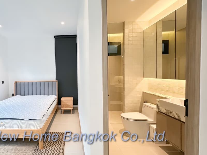 5 Bed House for Rent in Watthana