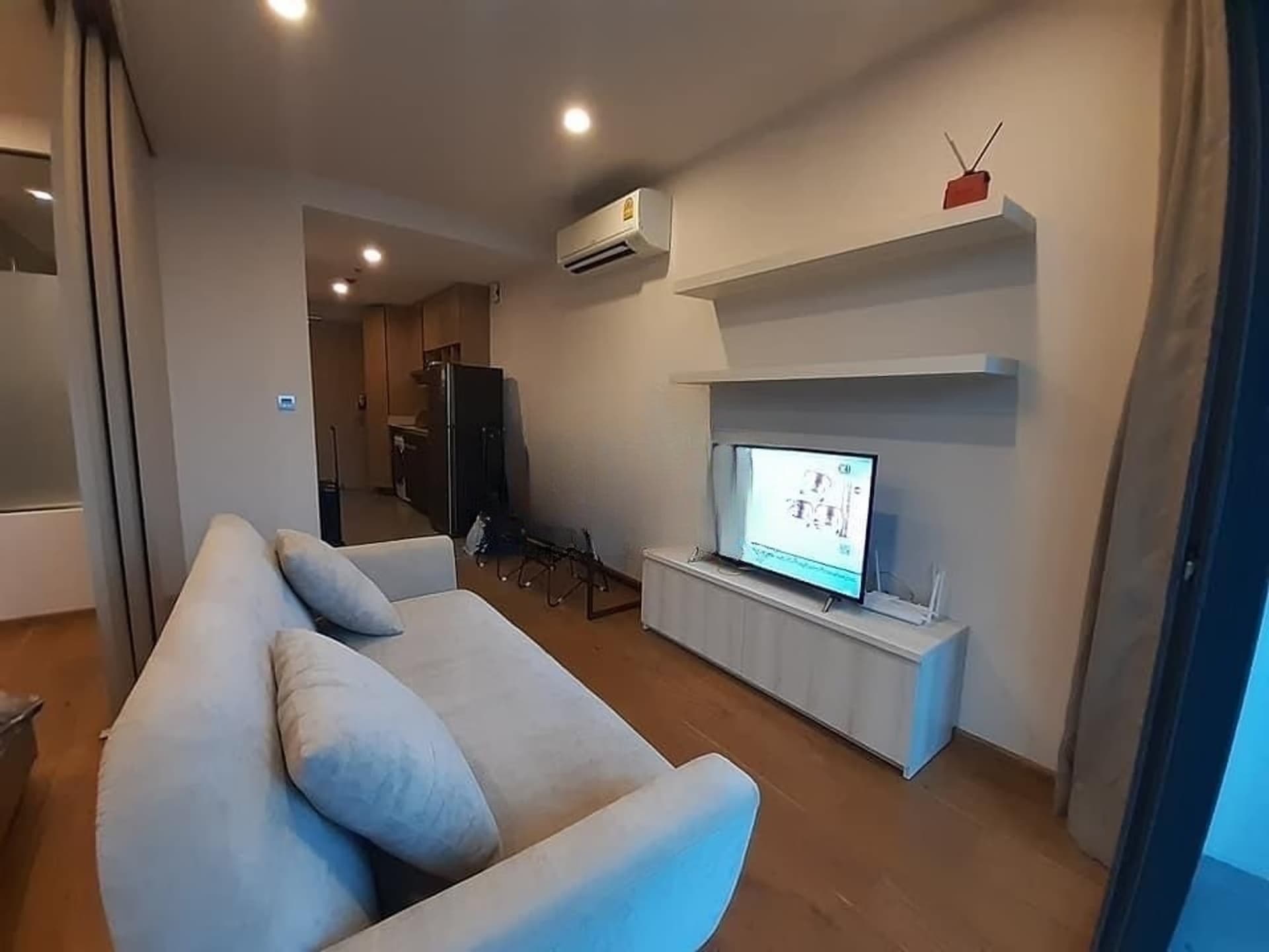 2 Bed Condo for Sale in Pathum Wan - Image 2