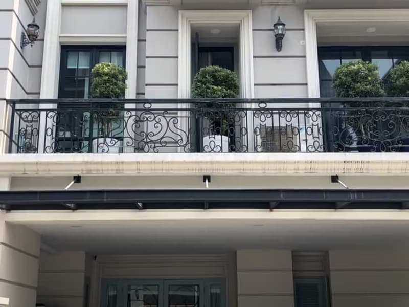 4 Bed Townhouse for Rent in Yan Nawa