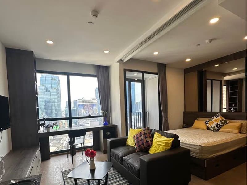 Studio Condo for Rent in Bang Rak