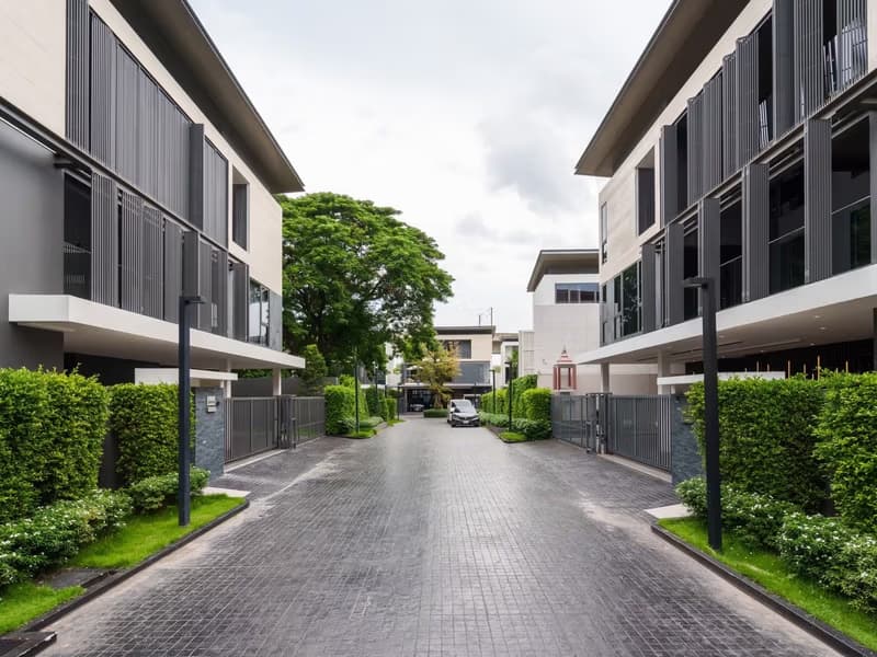 4 Bed House for Rent and Sale in Suan Luang