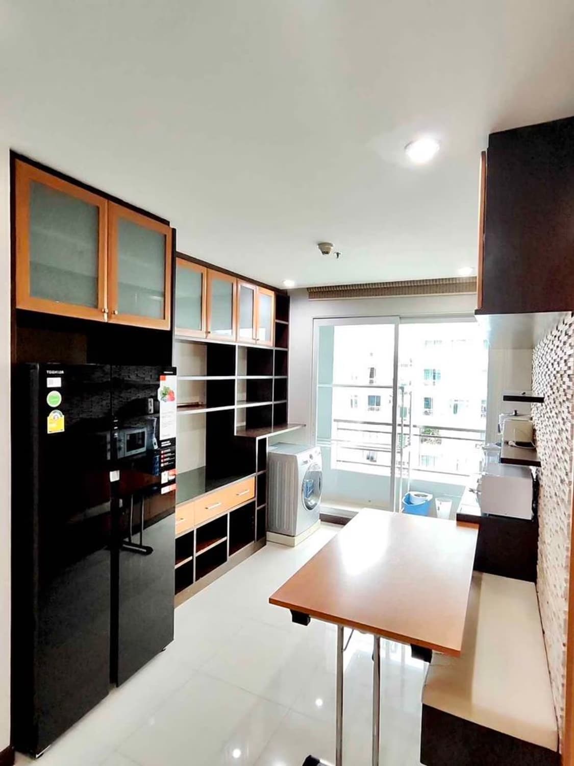 3 Bed Condo for Rent in Ratchathewi - Image 3