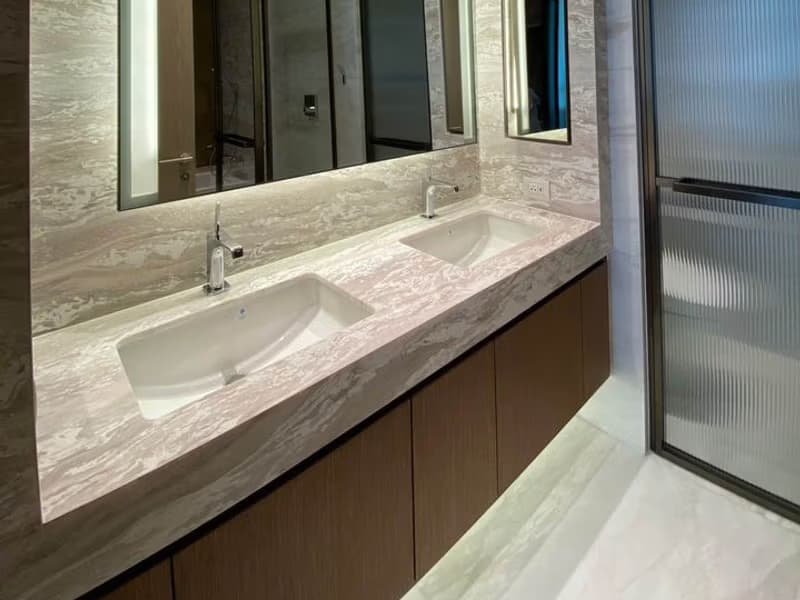 1 Bed Condo for Rent  Near Chit Lom BTS