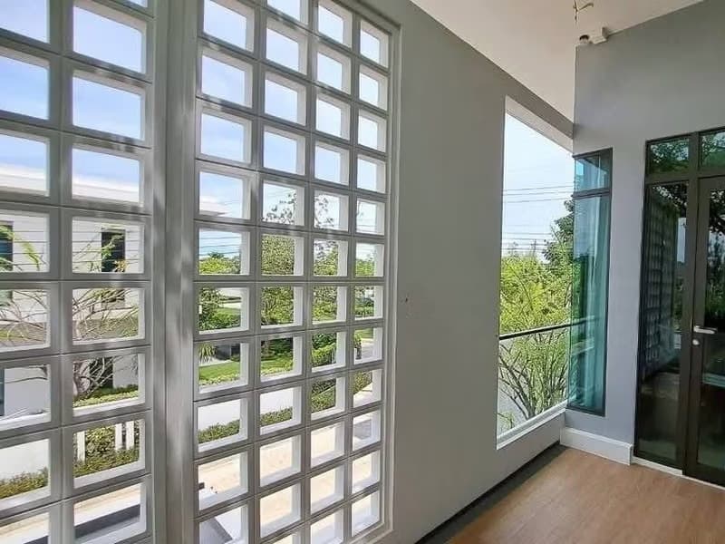 4 Bed House for Rent and Sale in Bang Phli