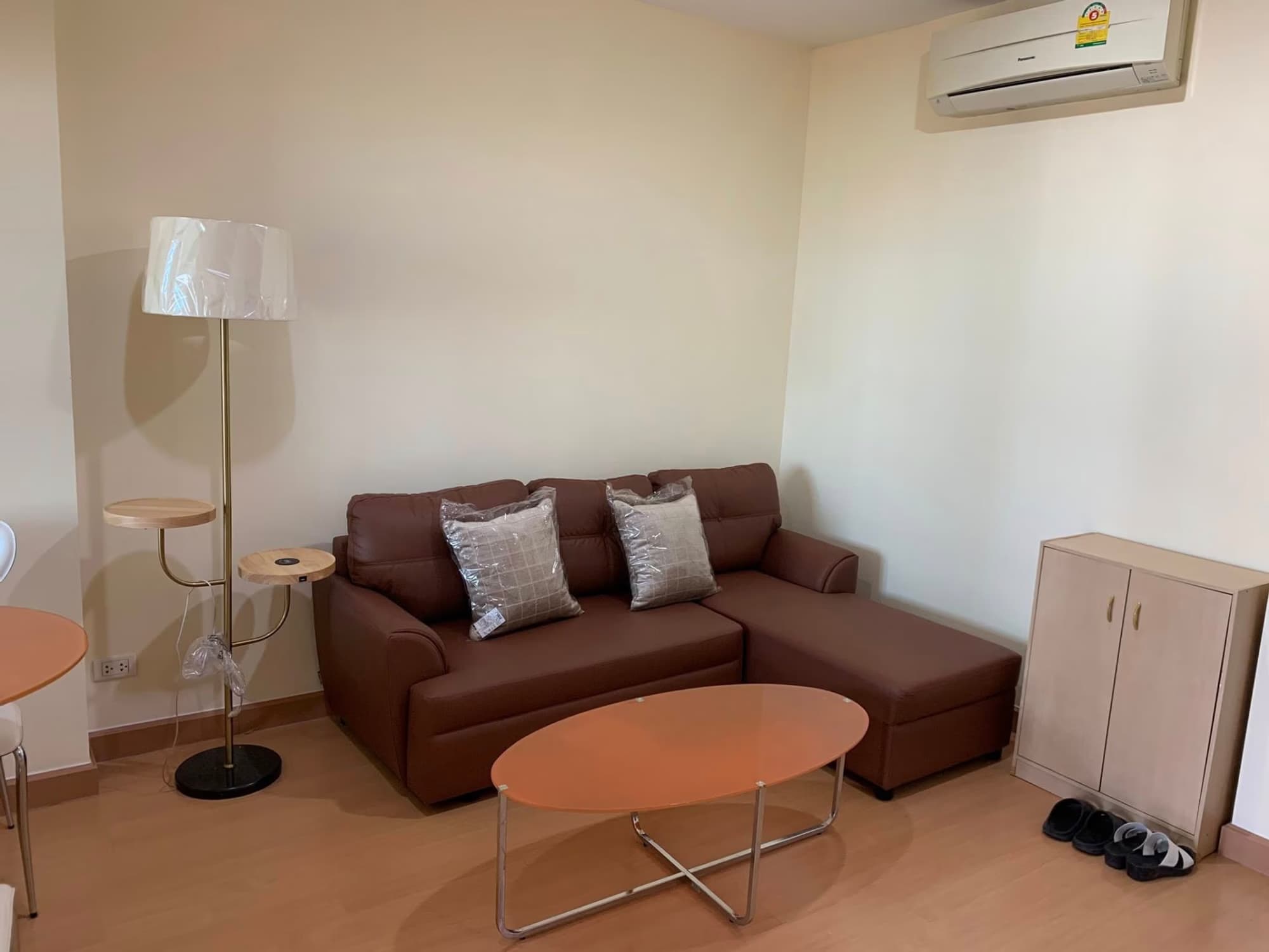 1 Bed Condo for Sale in Huai Khwang - Image 1