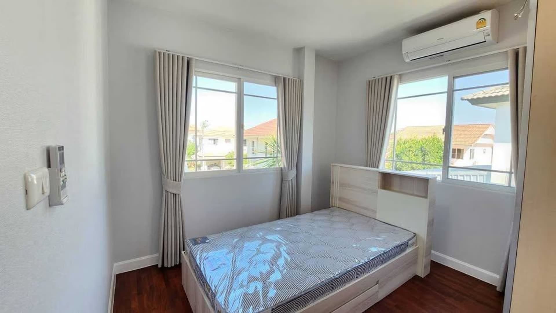 3 Bed House for Rent in Mueang Chiang Mai - Image 10
