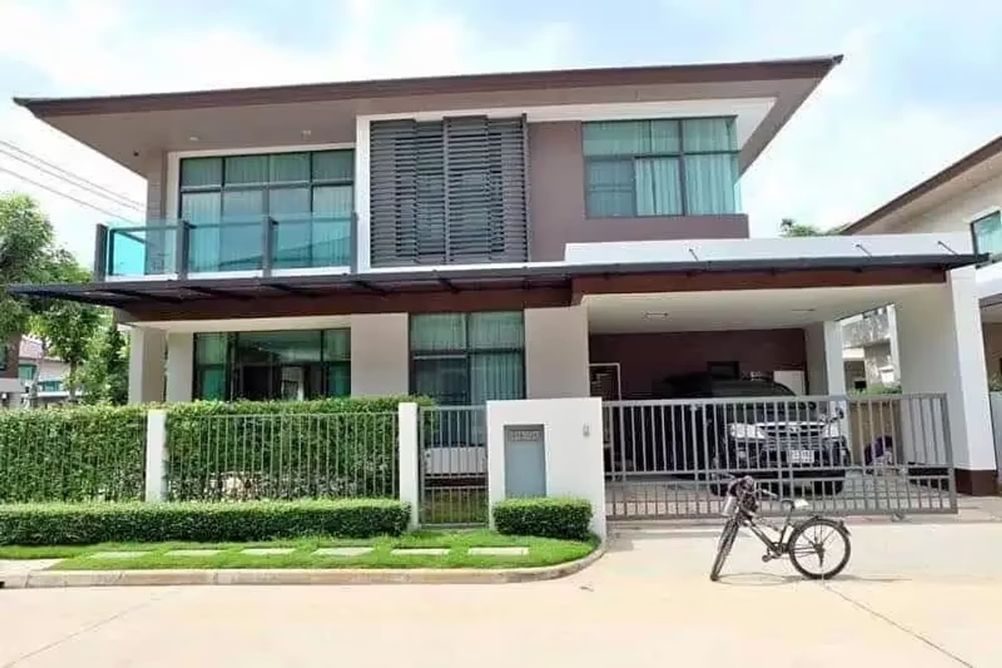 4 Bedroom House - Image 3