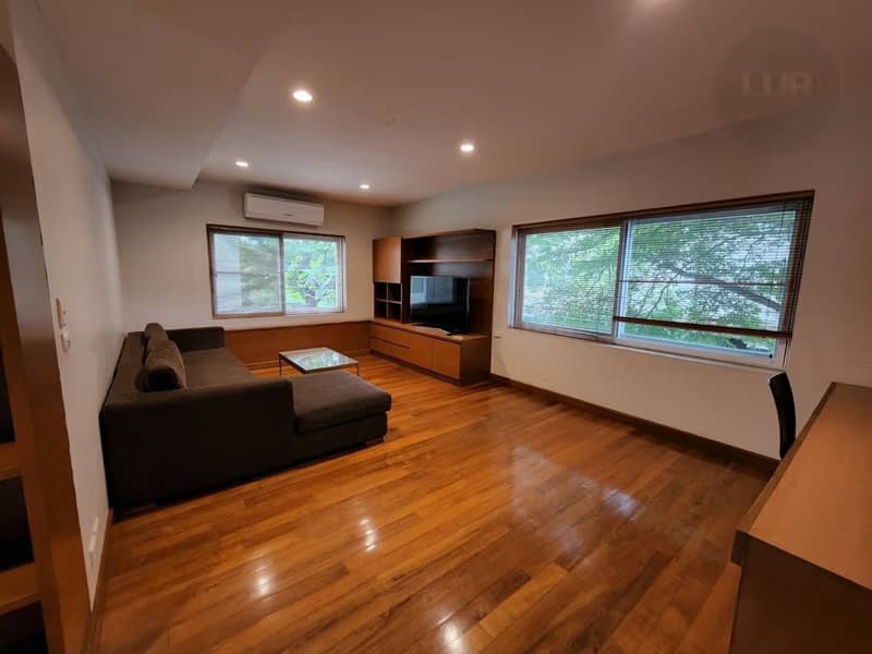 4 Bed House for Rent in Khlong Toei