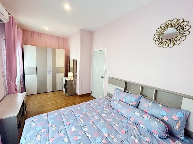 Townhouse for Rent at Golden Town RuamChok
