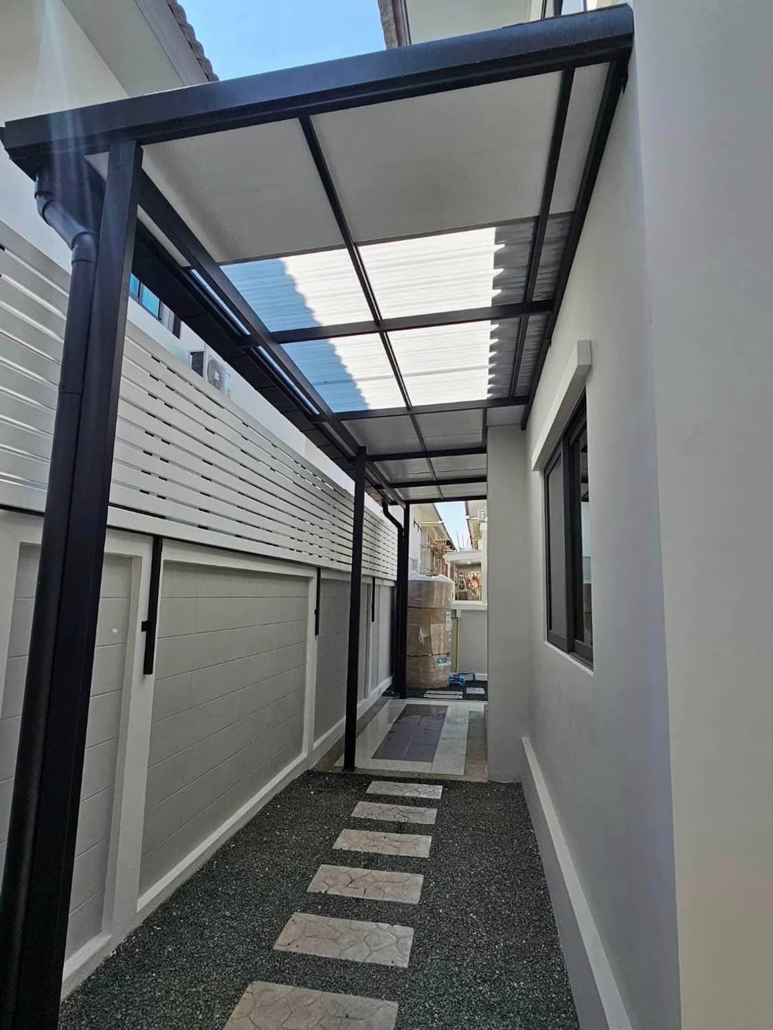 3 Bed House for Rent in Saraphi - Image 4