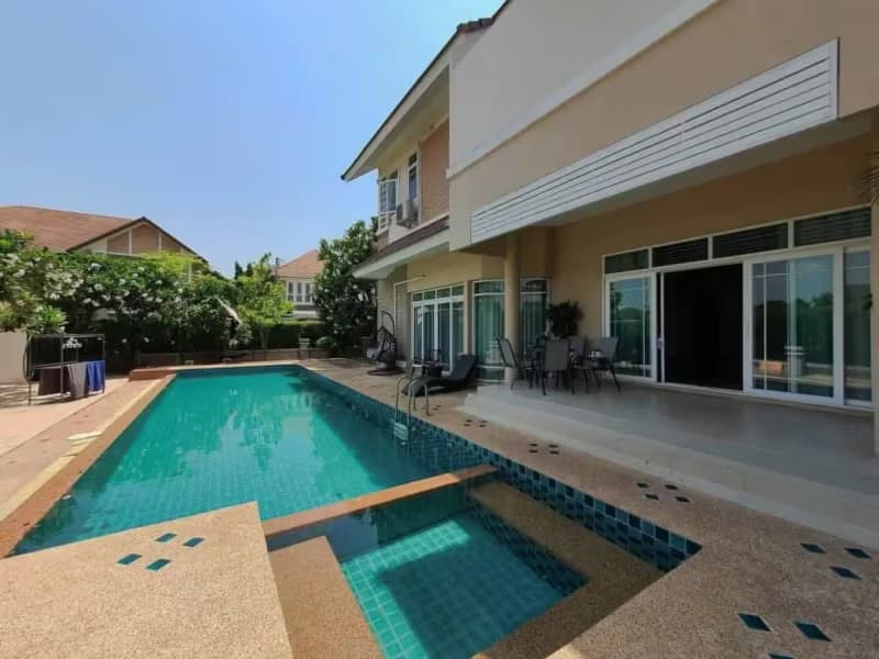 5 Bedroom House