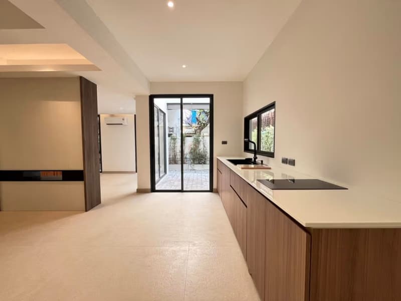 3 Bed House for Sale in Phaya Thai