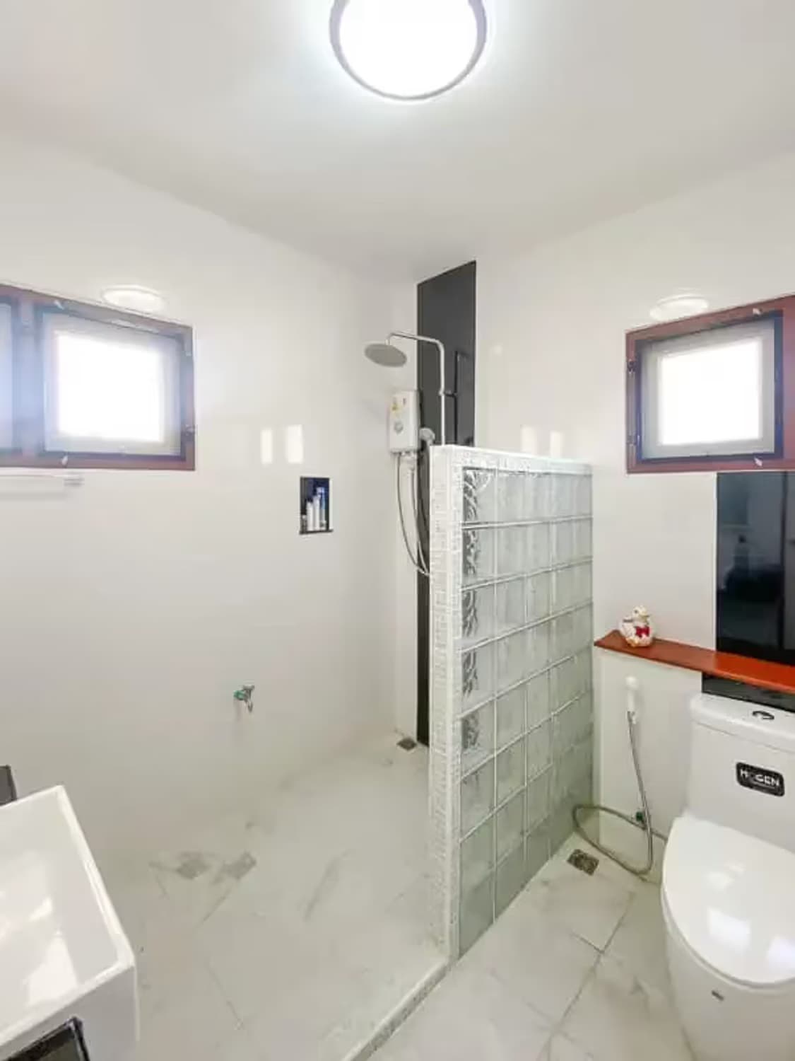 3 Bedroom House - Image 10