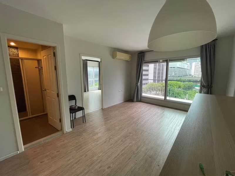 2 Bed Condo for Sale in Huai Khwang