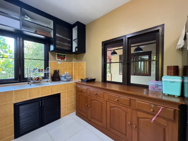 6 Bed House for Sale in Hang Dong District