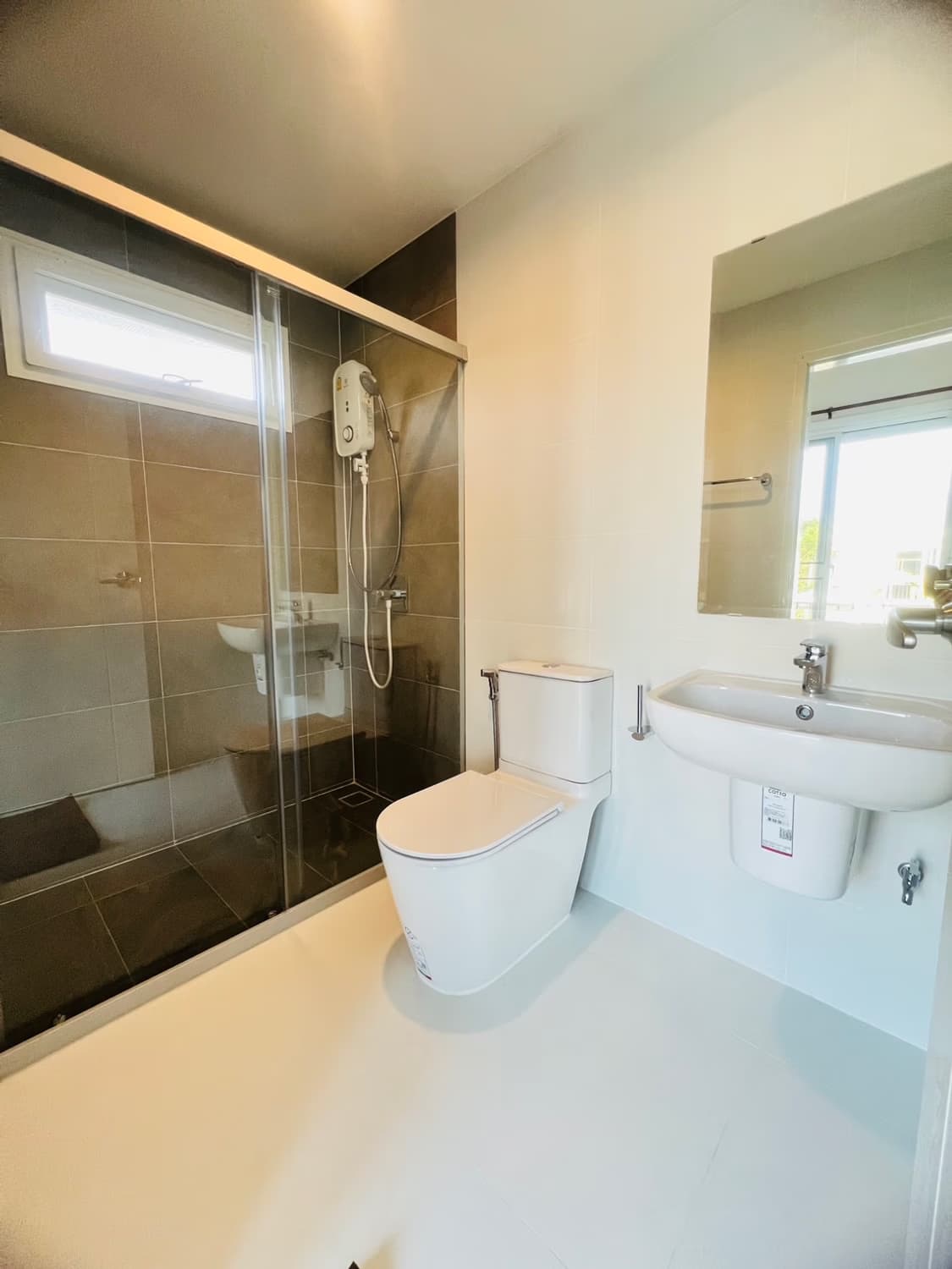 4 Bedroom House - Image 14