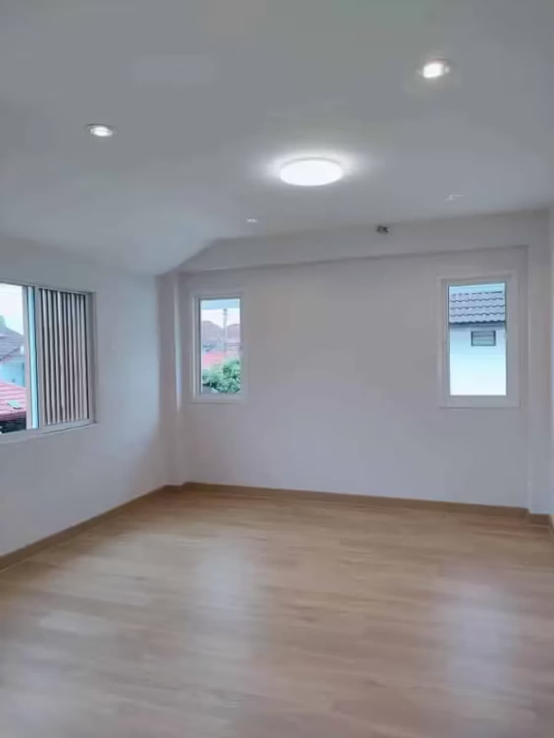 4 Bedroom House - Image 19