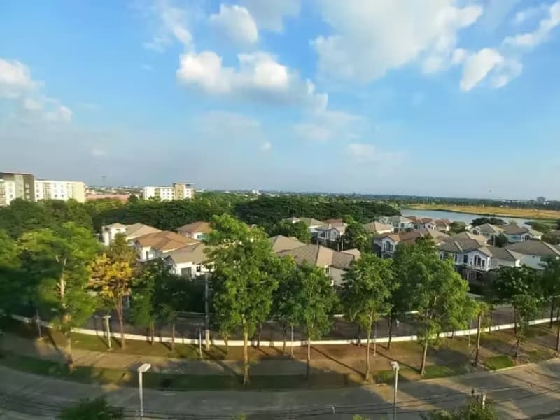 1 Bedroom Condo