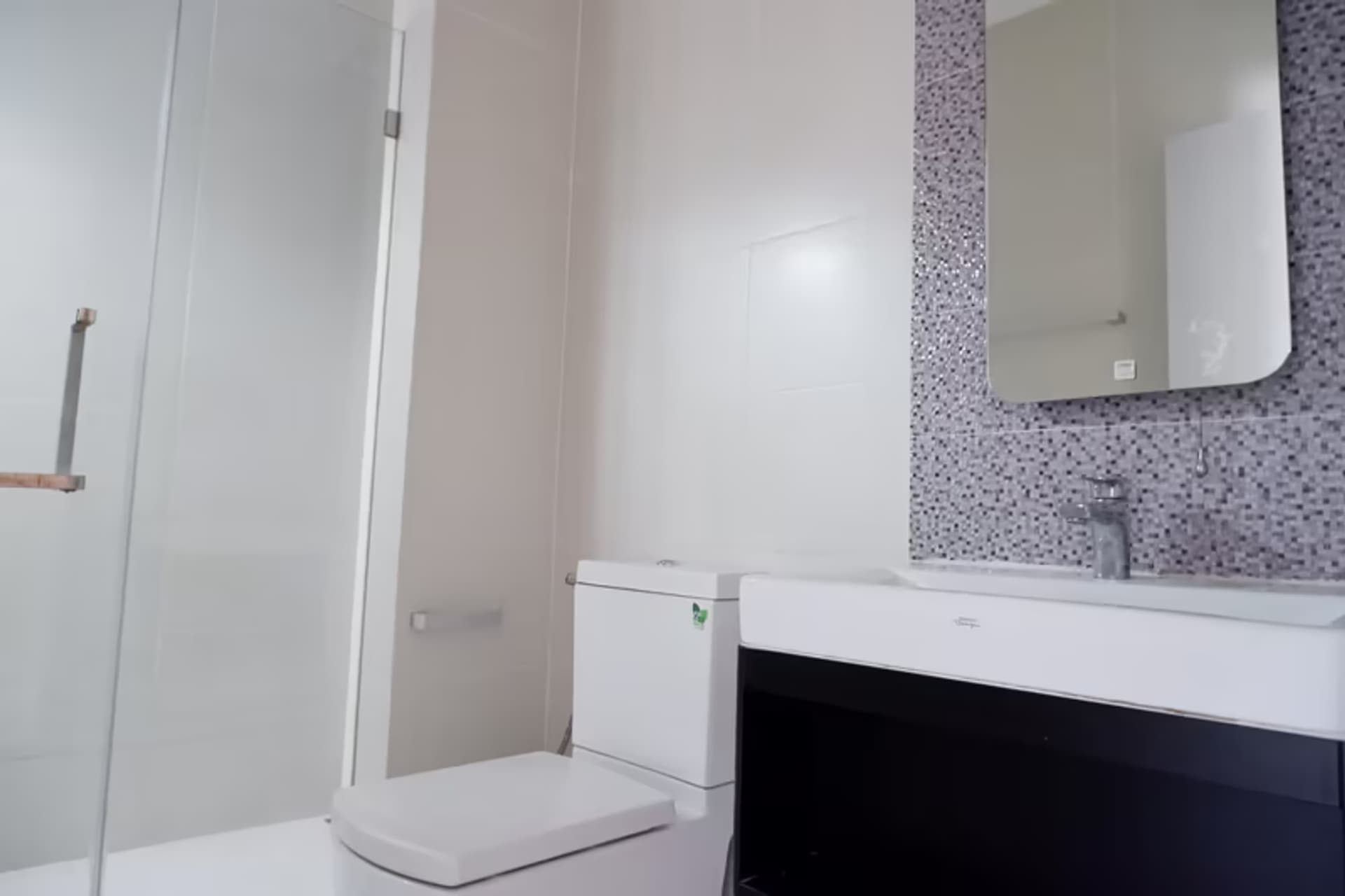 4 Bedroom House - Image 15