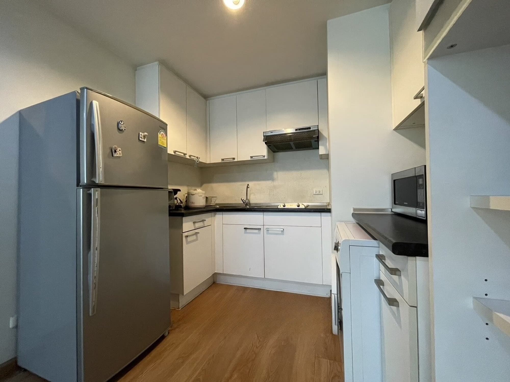 2 Bed Condo for Rent in Khlong Toei - Image 9