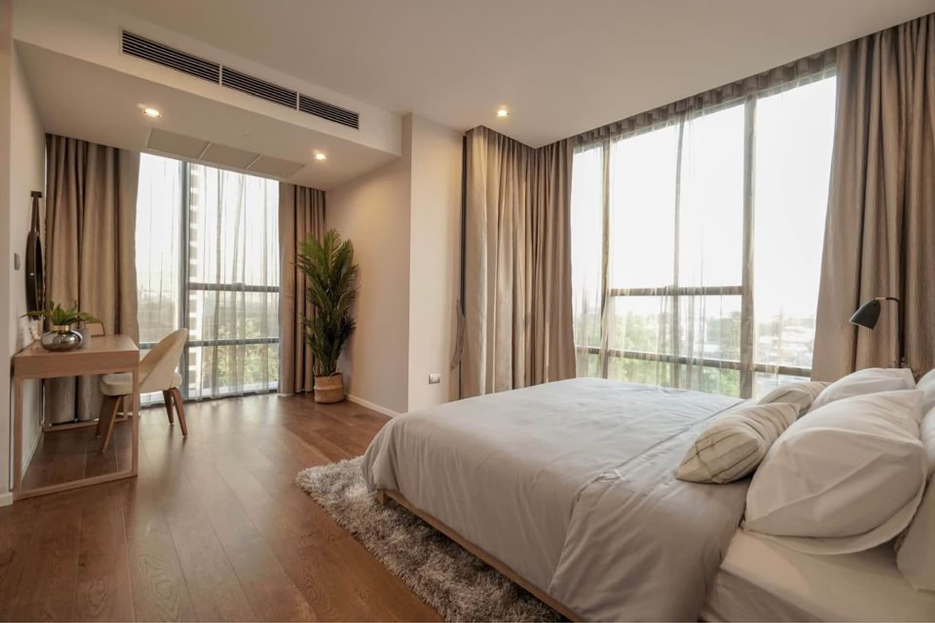 2 ห้องนอน Condo สำหรับ ขายและจำหน่าย ใกล้ Surasak BTS - Image 7