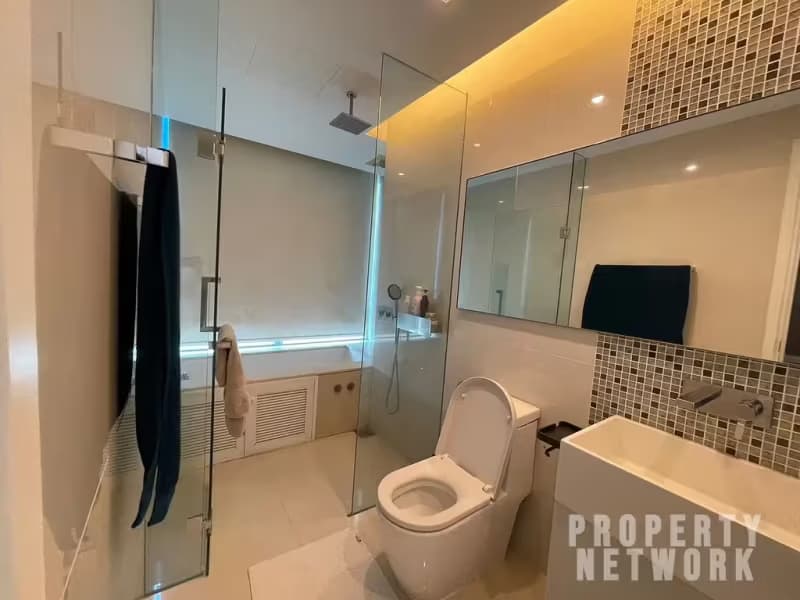 Condo for Sale at The Room Sukhumvit 21
