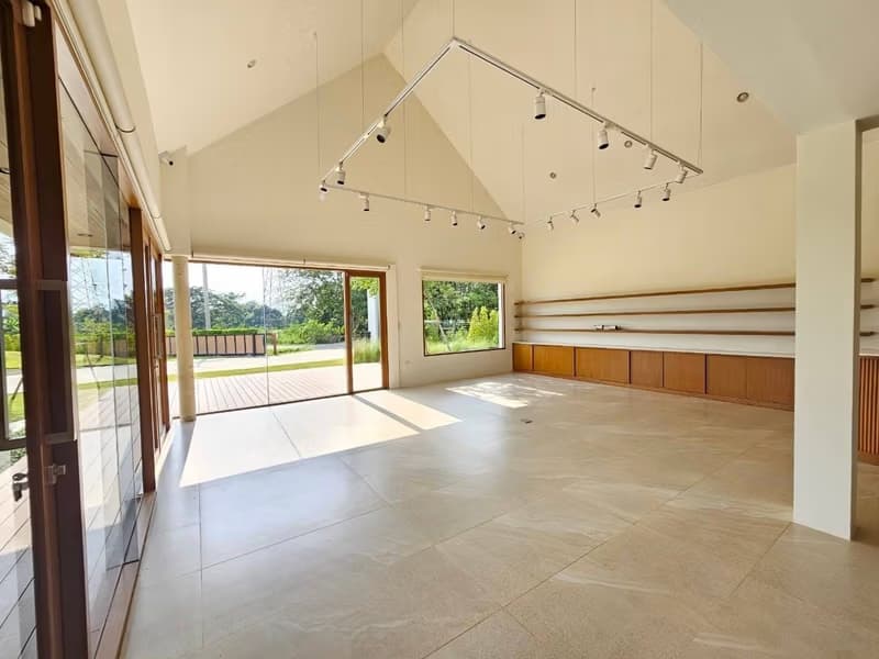 House/Cafe for Rent and Sale in Mae Rim