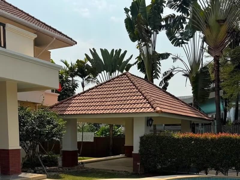 Pool villa for rent at Lannathara village Hang dong  
