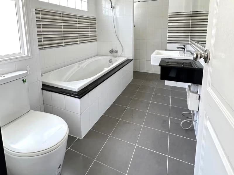 4 Bed House for Sale in Hang Dong