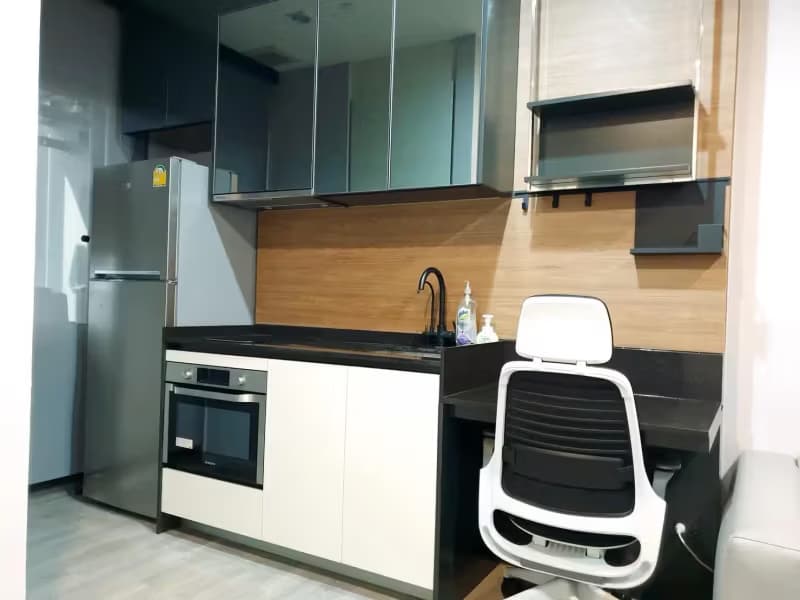 1 Bedroom Condo
