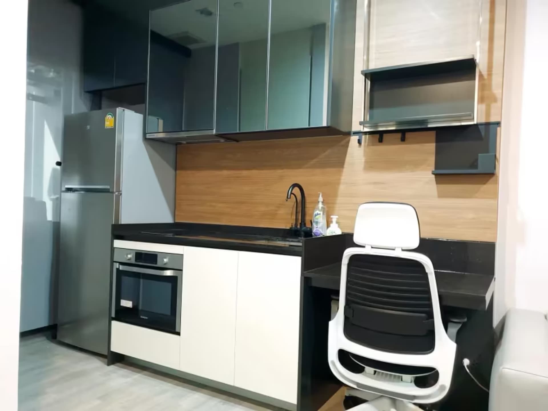 1 Bedroom Condo - Image 1