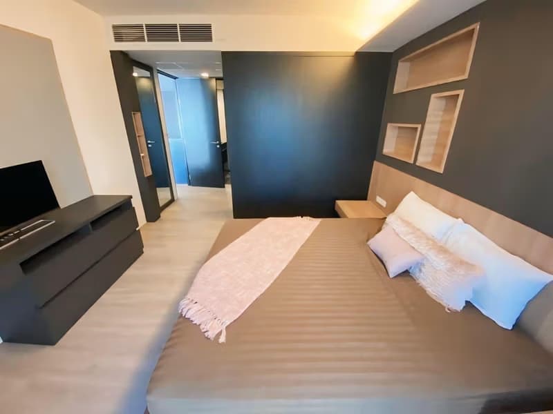3 Bed Condo for Rent in Watthana