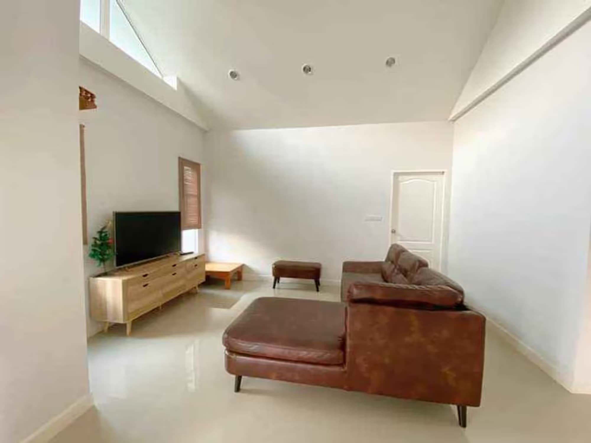 3 Bedroom House - Image 2
