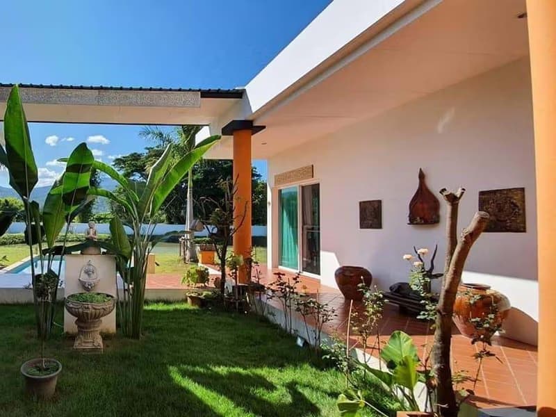 6 Bedroom House