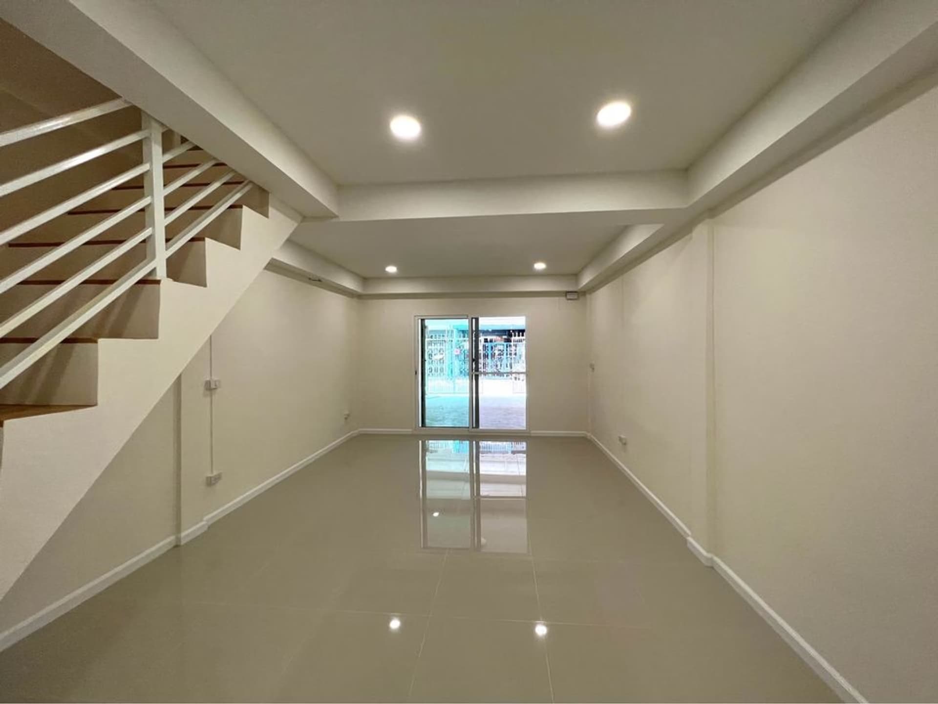 2 ห้องนอน undefined สำหรับ ขายและจำหน่าย ใน ดินแดง - Image 3