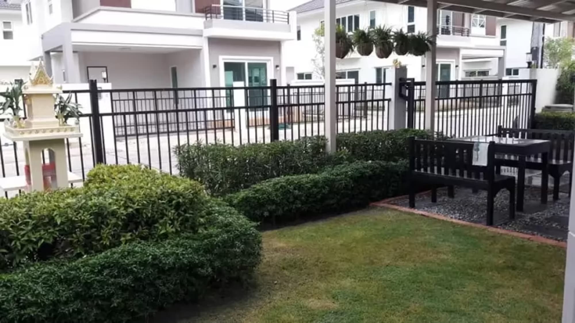 4 Bedroom House - Image 5