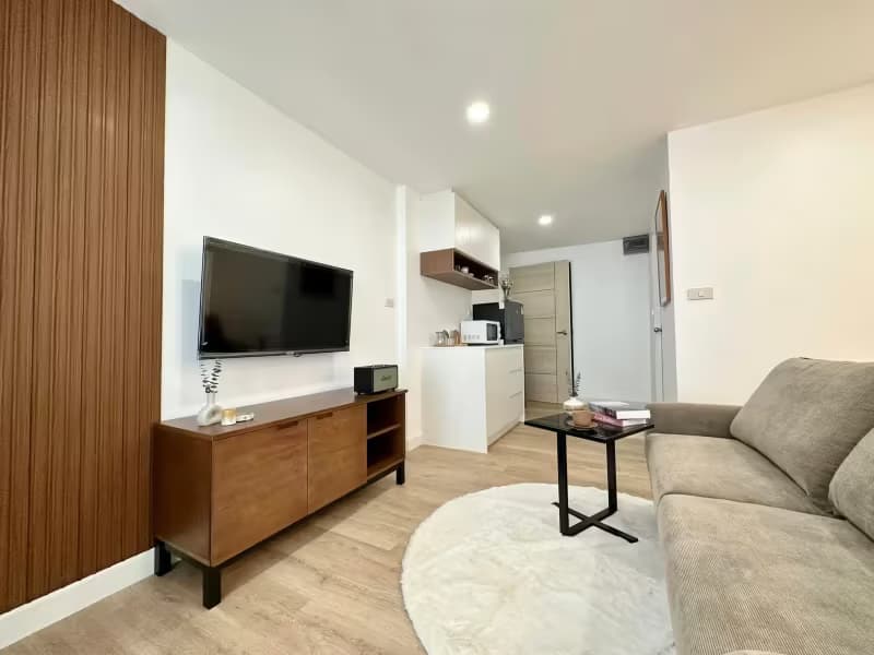 1 Bedroom Condo