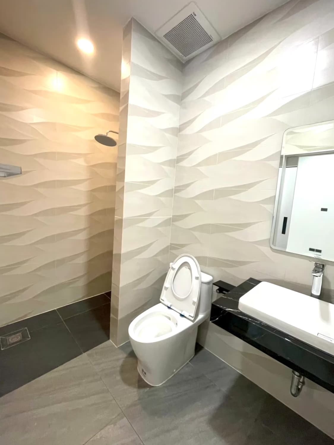 4 Bed House for Rent in Hang Dong - Image 17