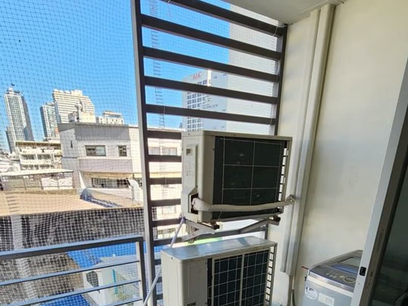 Condo for Rent at The Treasure Silom