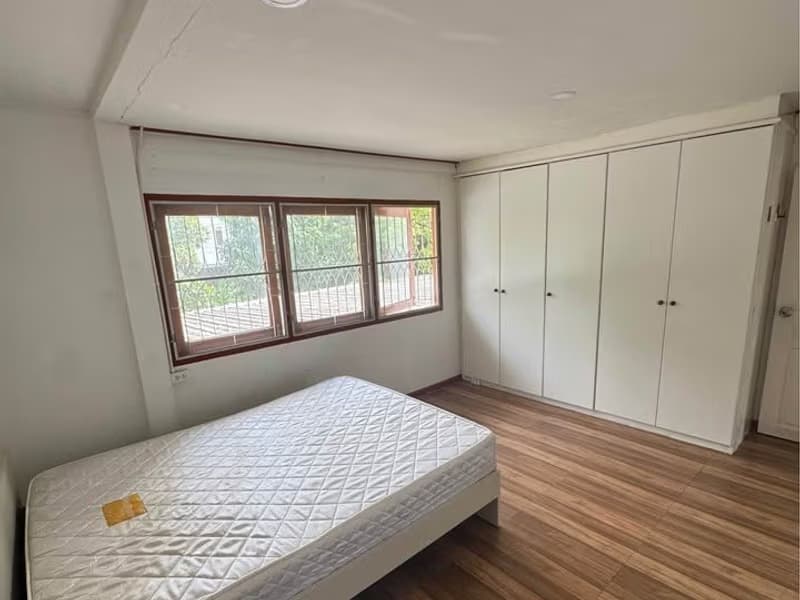 5 Bed House for Rent in Suan Luang