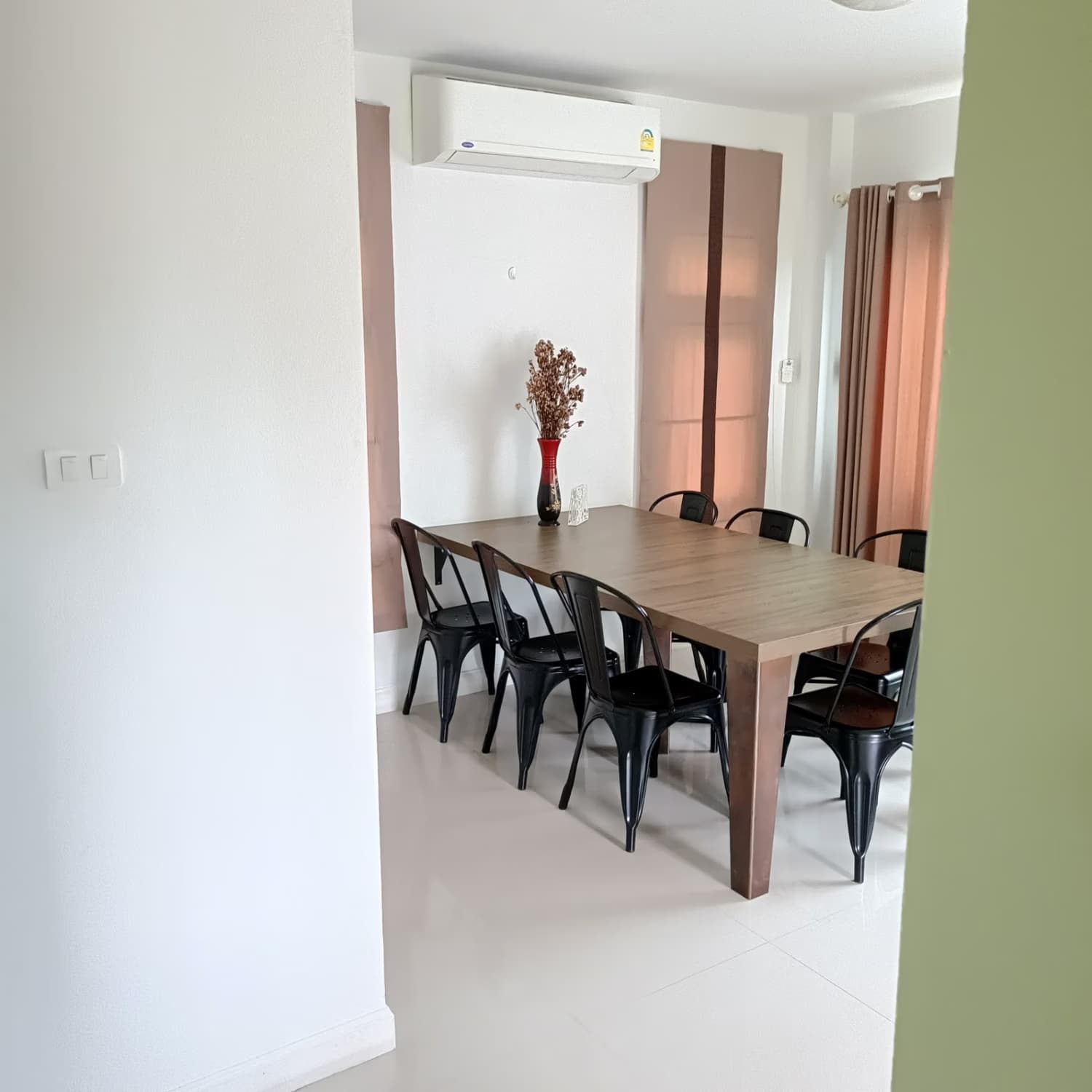4 Bed House for Rent in Saraphi - Image 3 4 Bed House for Rent in Saraphi - Image 3