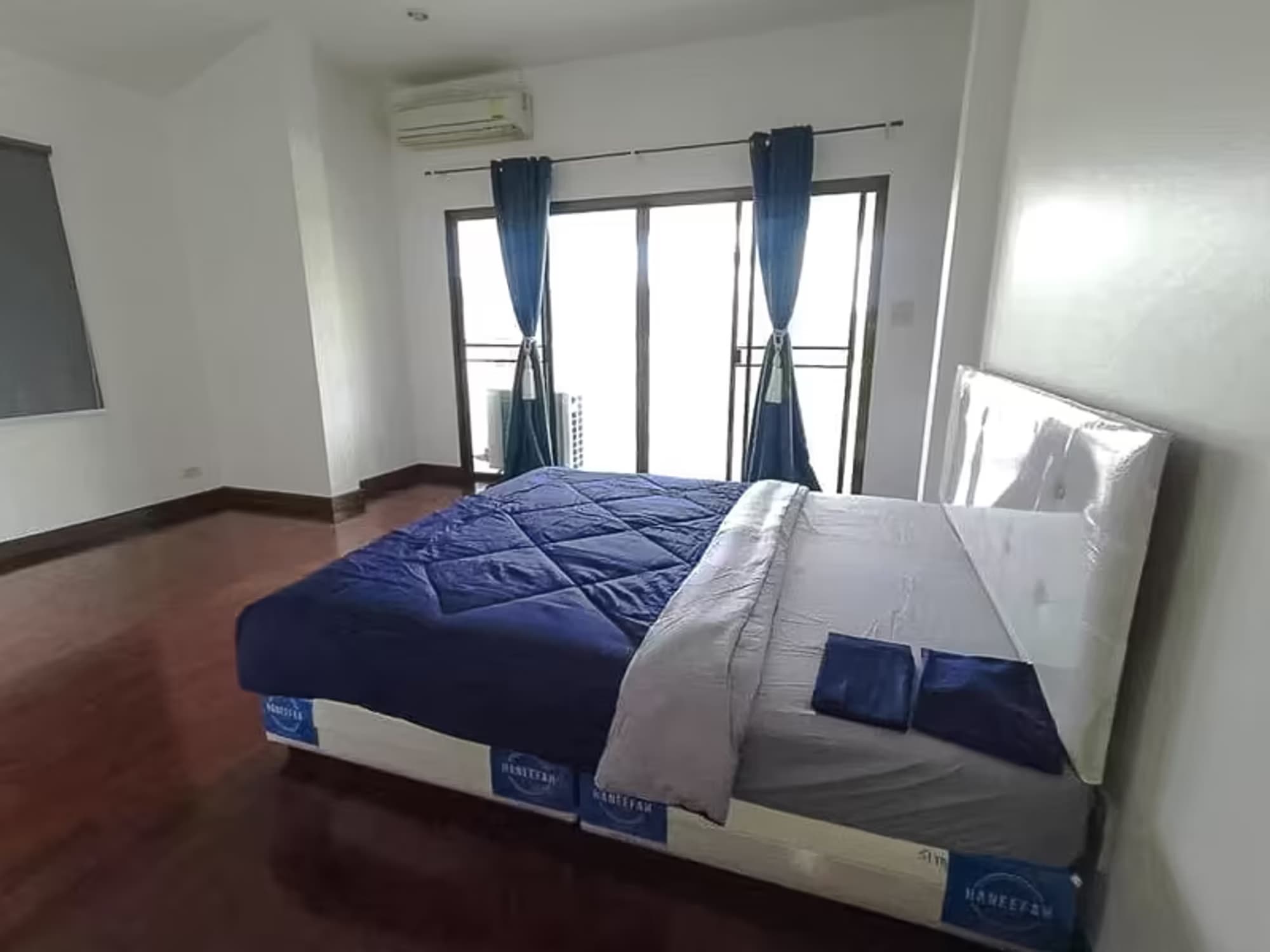 9 Bedroom Pool Villa - Image 21