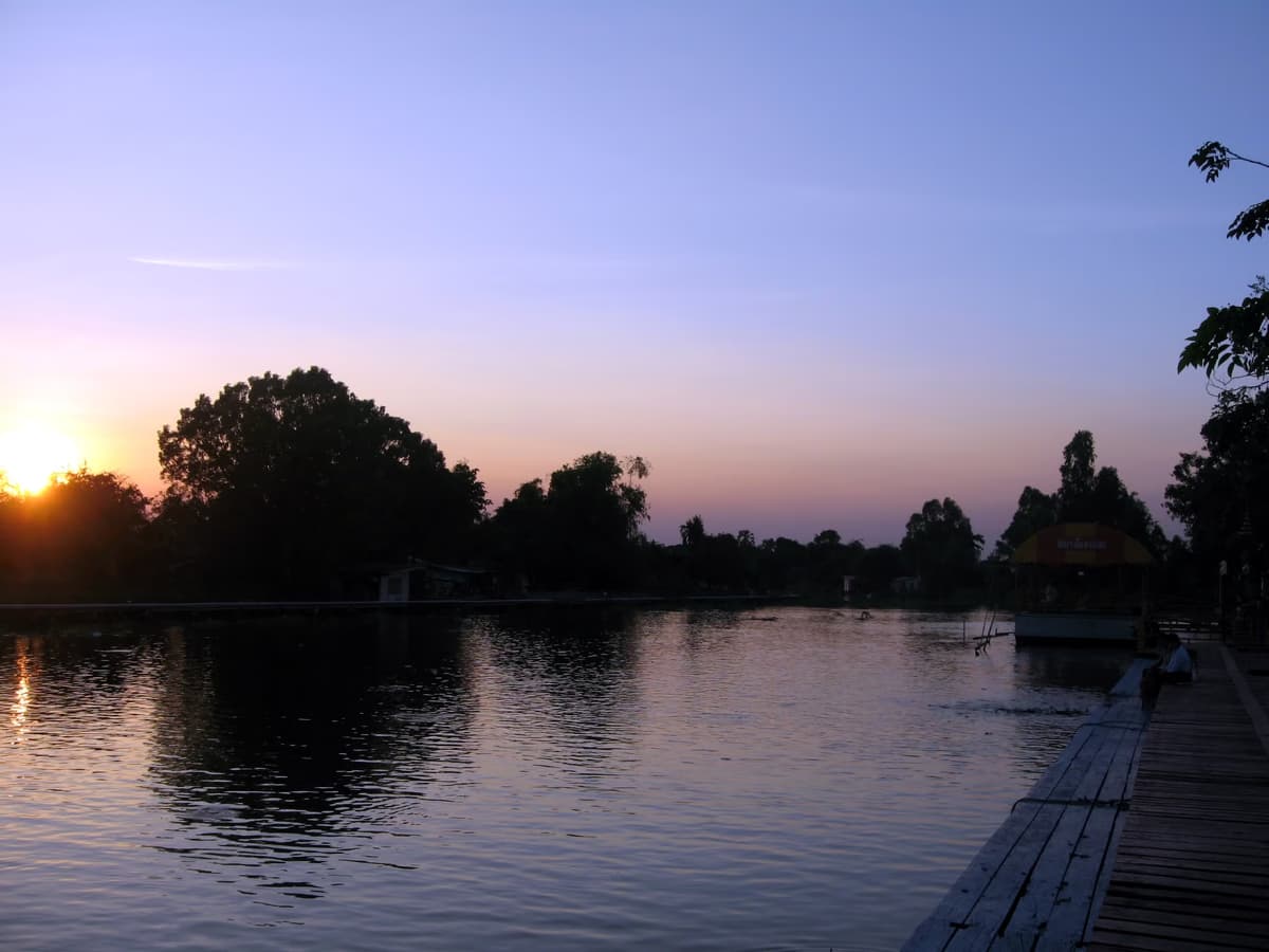 โรงเรียนวัดสำโรงเหนือ (สุขราษฎร์ศึกษา)