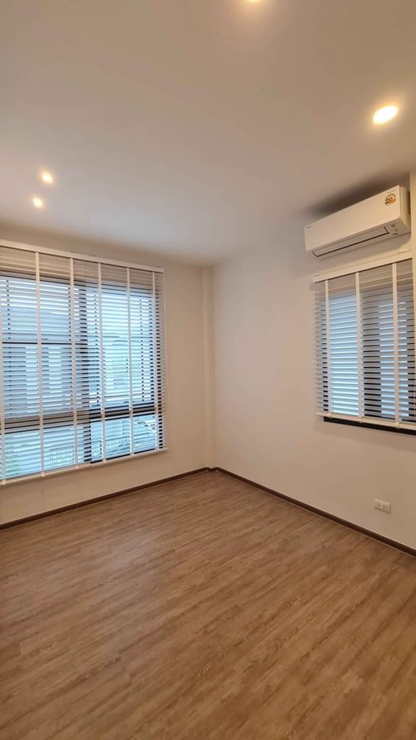 3 Bed House for Rent in Bang Phli - Image 7