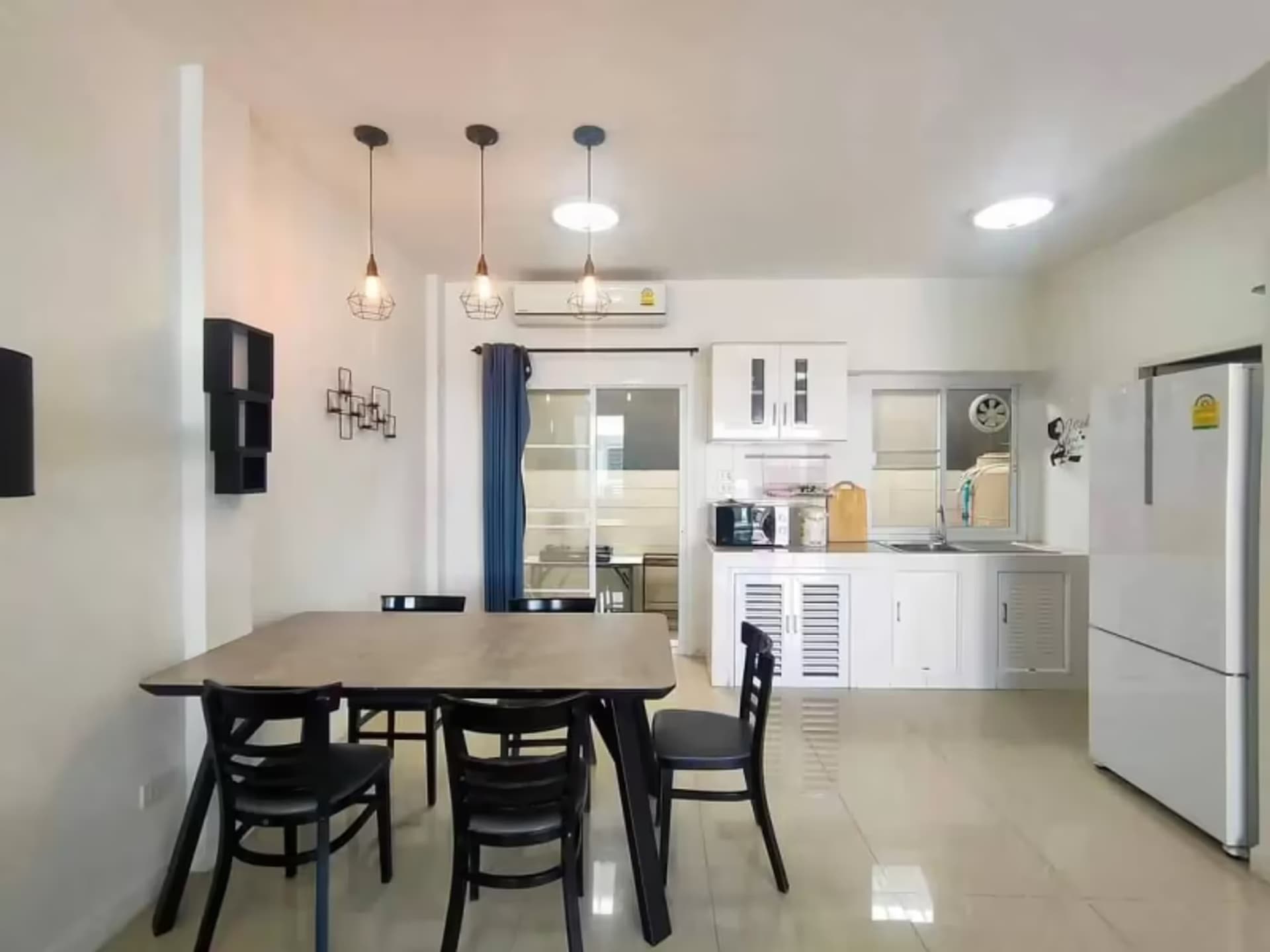 3 Bedroom House - Image 9