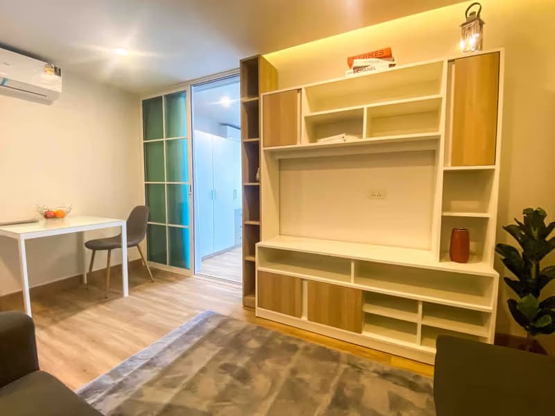 1 Bedroom Condo